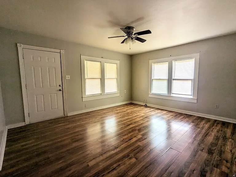 3801 Hazel St — Photo 2