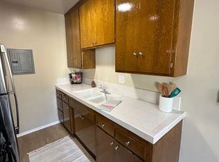 567 N Holliston Ave APT 2, Pasadena, CA 91106