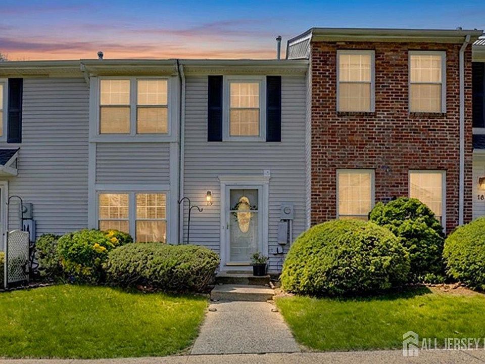 1st image of 19 Byrnes Ln W