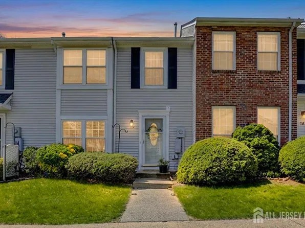 19 Byrnes Ln W, Sayreville, NJ 08872