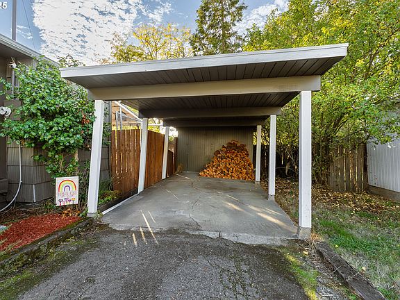 5th image of 1650 NE Winter St