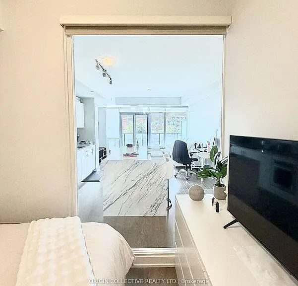 330 Richmond St W #609 — Photo 40