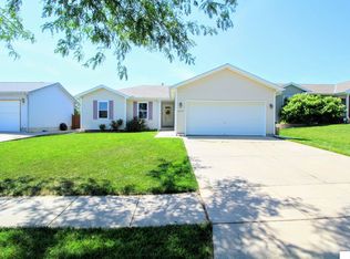4137 W Thatcher Cir, Lincoln, NE 68528