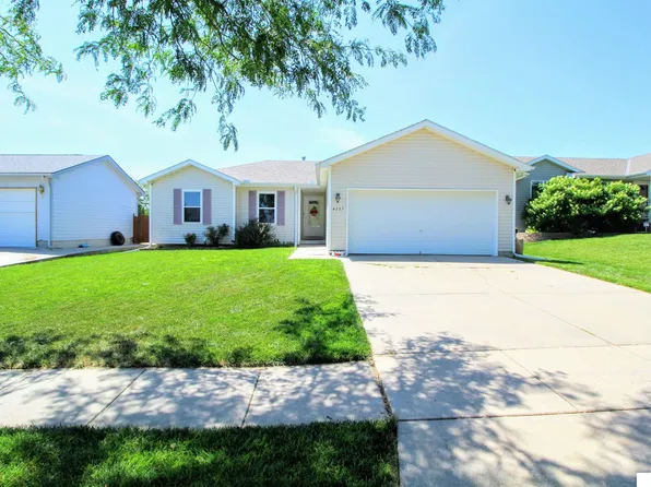 4137 W Thatcher Cir, Lincoln, NE 68528