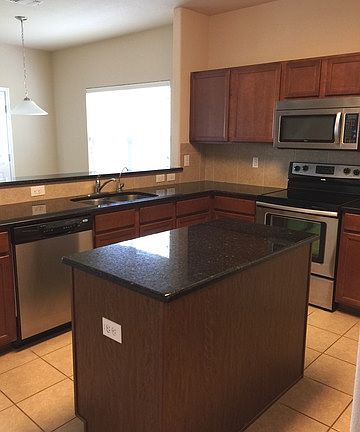 3rd image of 408 Stonebrook Dr