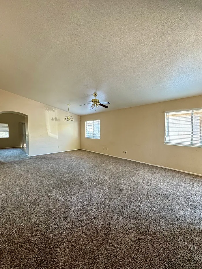 4 bed, 2.0 bath, 1642 sqft, $1,750 — Photo 3