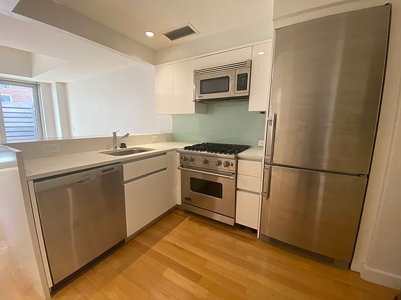 4th image of 14 W 14th St APT 2D