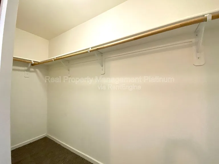 2534 Mustang Dr — Photo 32