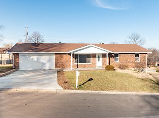 802 Clarence Dr, Saint Charles, MO 63301