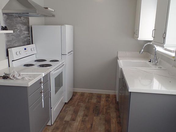 2nd image of 626 Richardson St