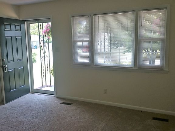 New carpet & vinyl windows