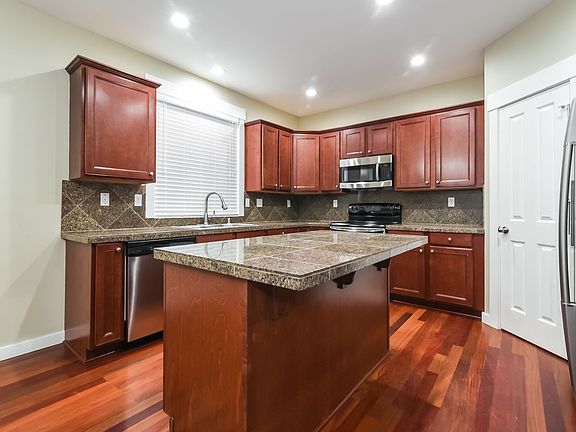 3rd image of 10203 185th Ave E