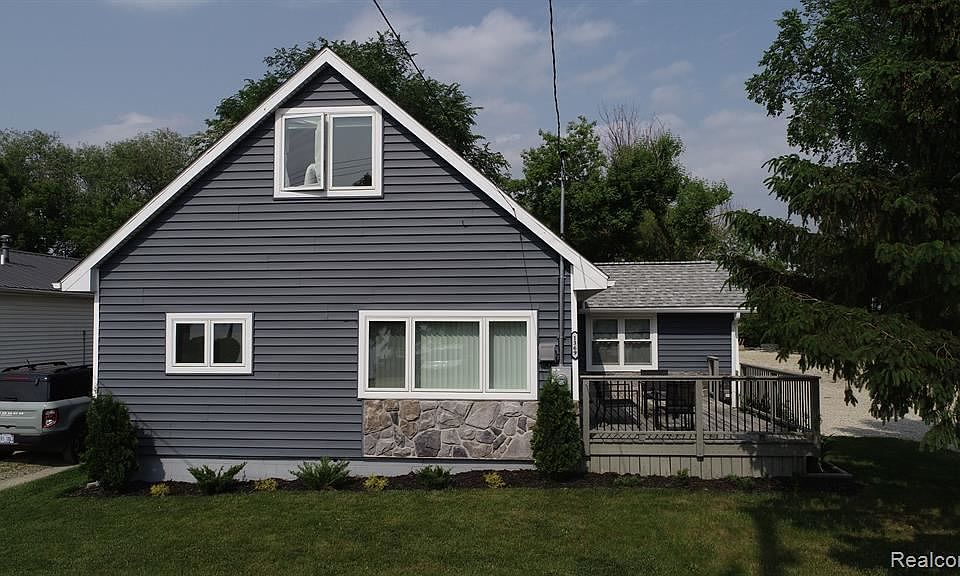 1st image of 1369 Pratt Dr