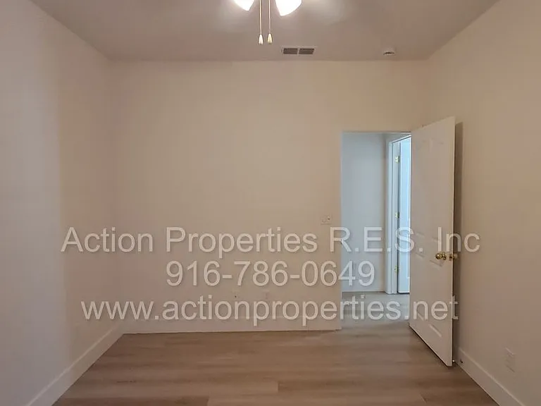 6145 Crater Lake Dr — Photo 16
