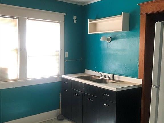 4th image of 115 Tennyson Ave