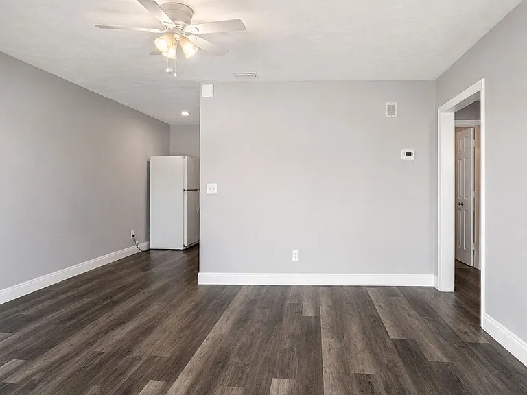 4919 York St — Photo 2