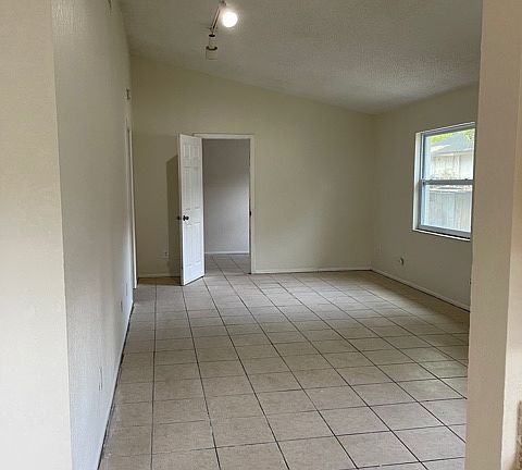 3rd image of 3145 Huron Ave #B