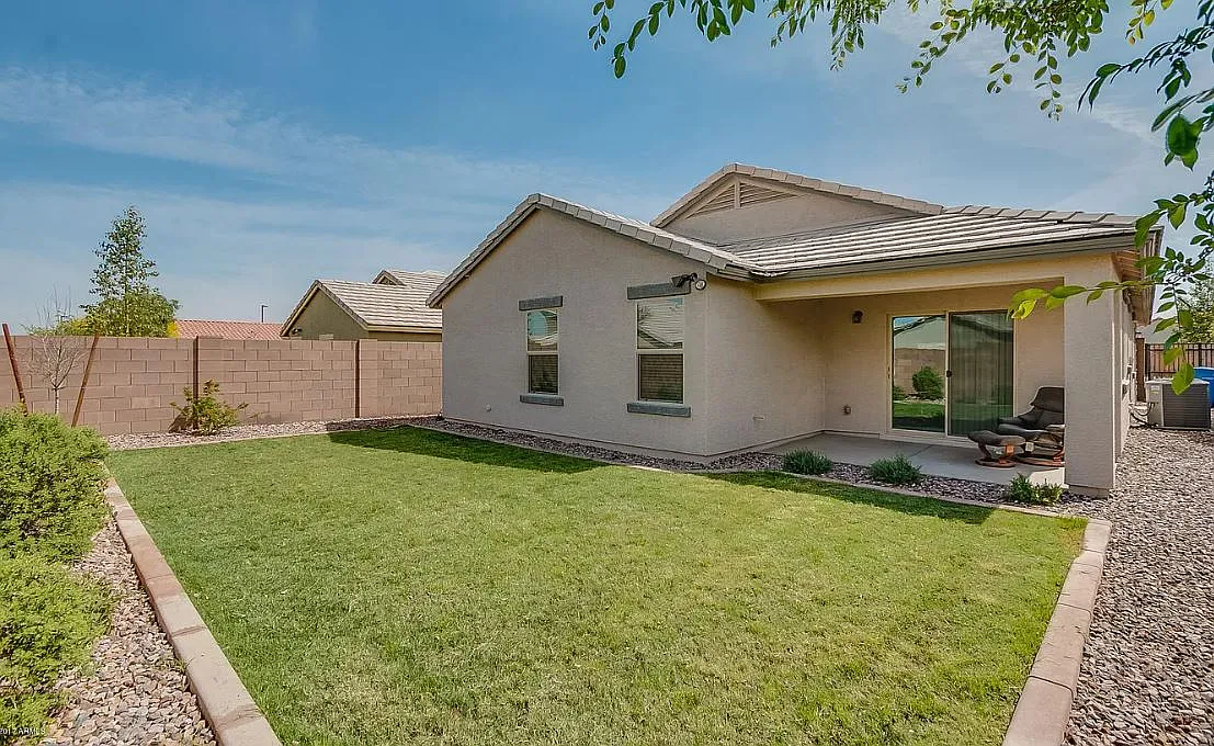 4 bed, 1569 sqft, $2,800 — Photo 2