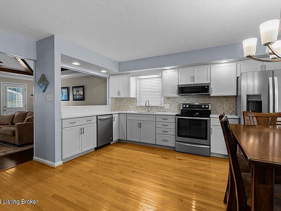 3rd image of 7210 Kort Way