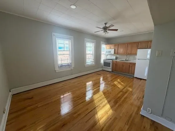 212 Plainfield Avenue image 4 of 14