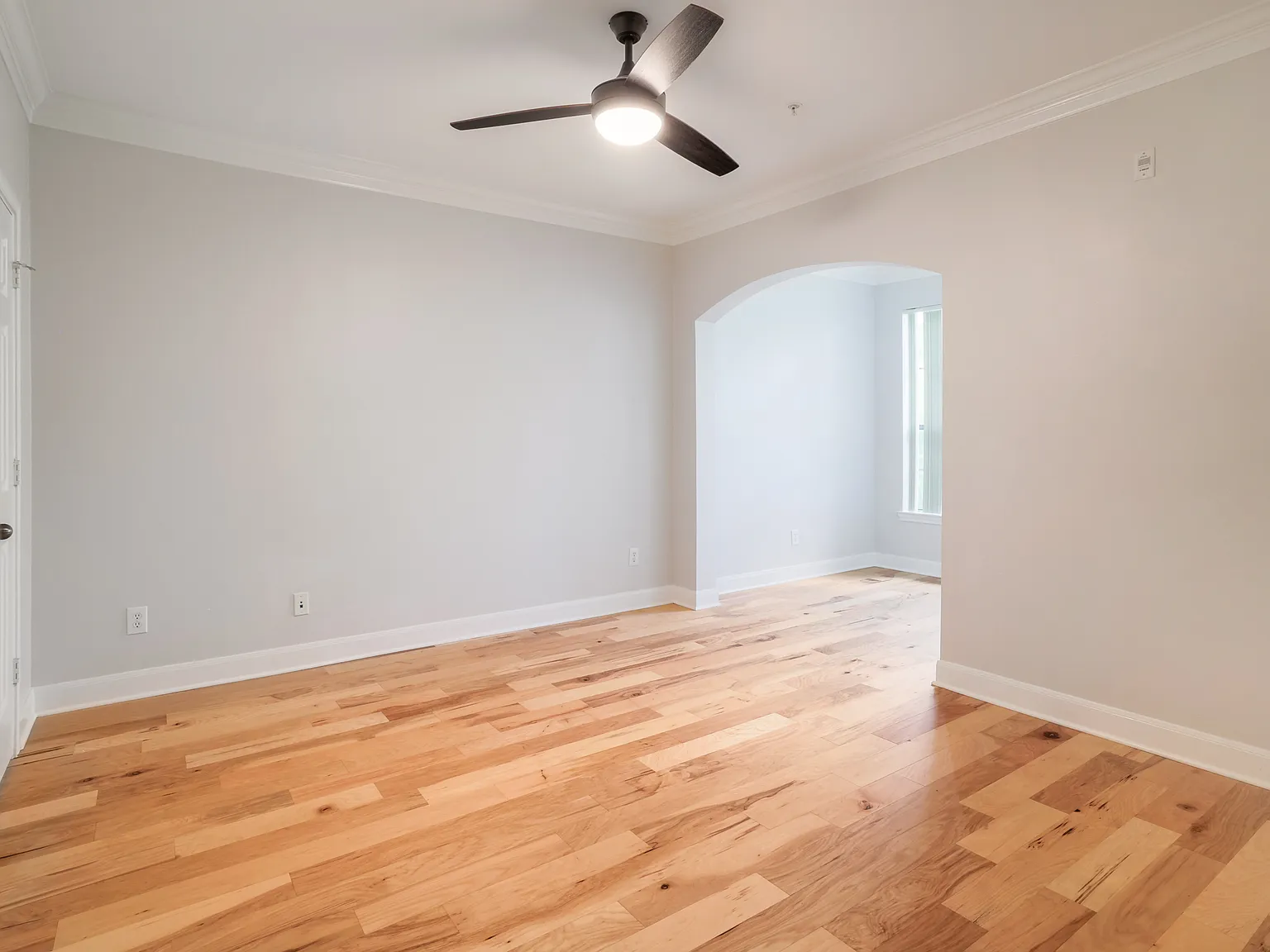 3 bed, 1342 sqft, $2,000 — Photo 3