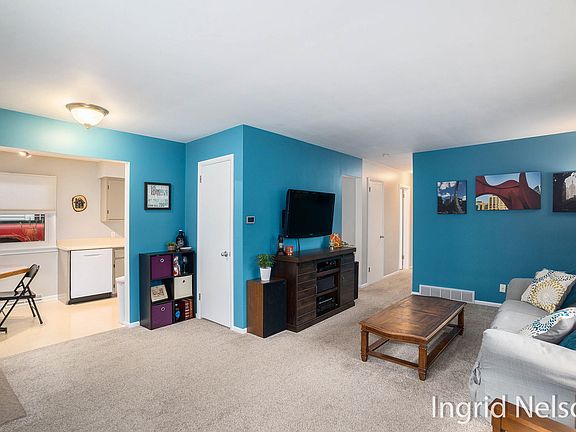 3rd image of 1710 Walker Ave NW