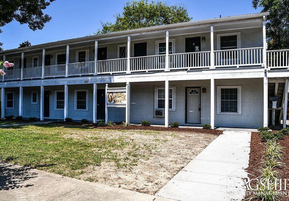 1st image of 402B Holly St