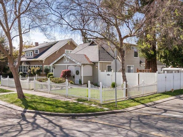 1405 Sacramento St, Escalon, CA 95320