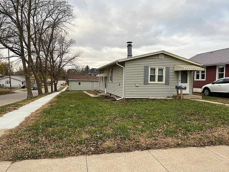 2557 S Cedar St — Photo 3