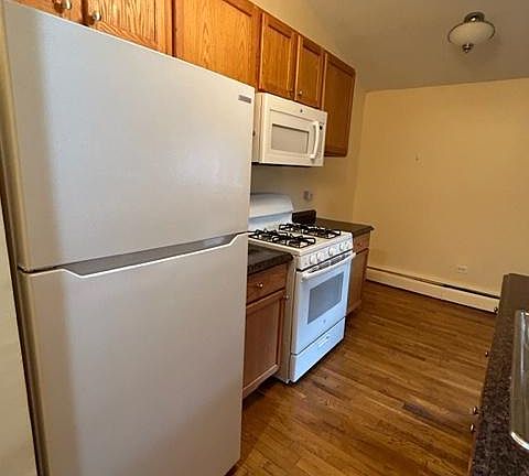 3rd image of 1626 W Estes Ave Frnt 3A
