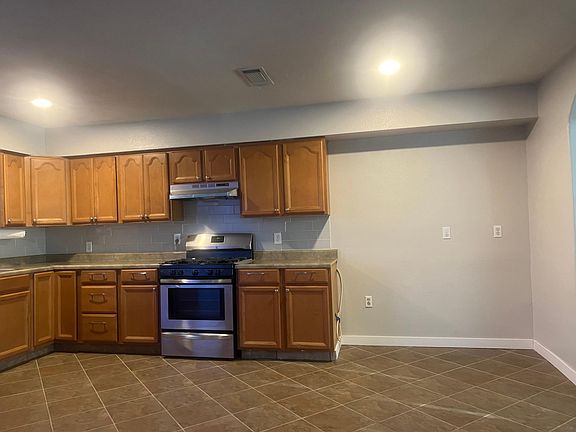 4th image of 245 E Buena Vista Ave