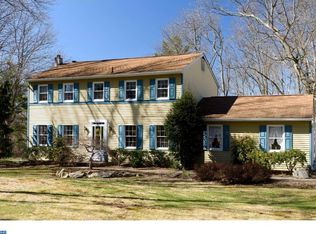 104 Woodcrest Dr, Downingtown, PA 19335