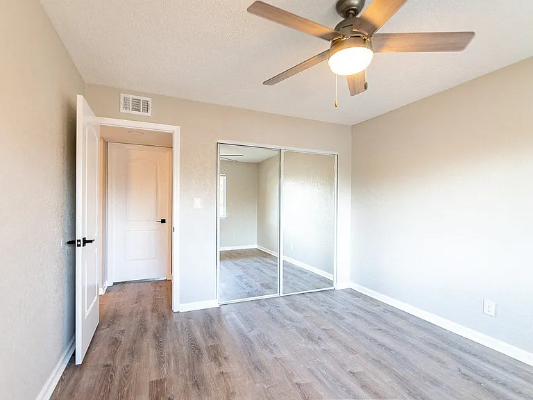 Stoneside Apartments — Photo 16