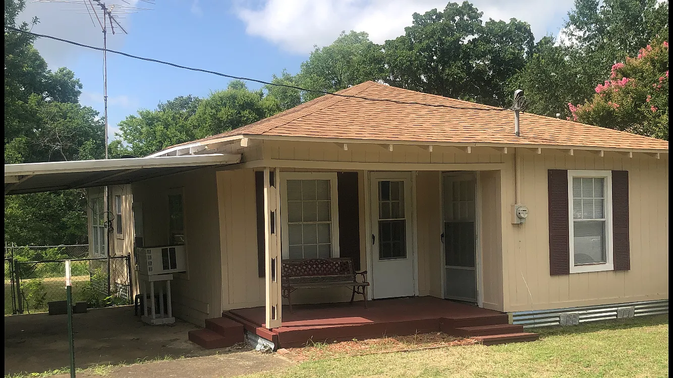 2 bed, 936 sqft, $1,195 — Photo 1