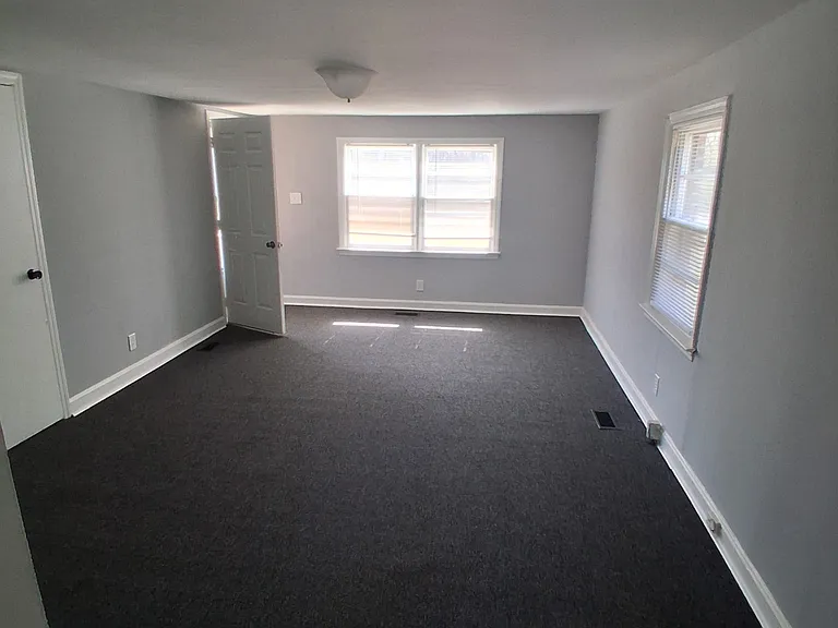 131 William Moody Ln — Photo 5