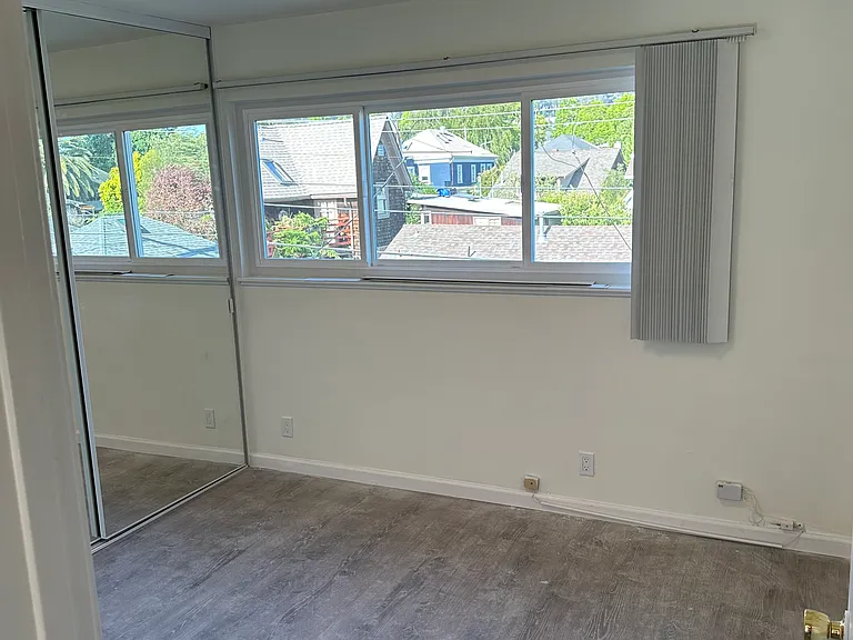 2511 Prince St #8 — Photo 8