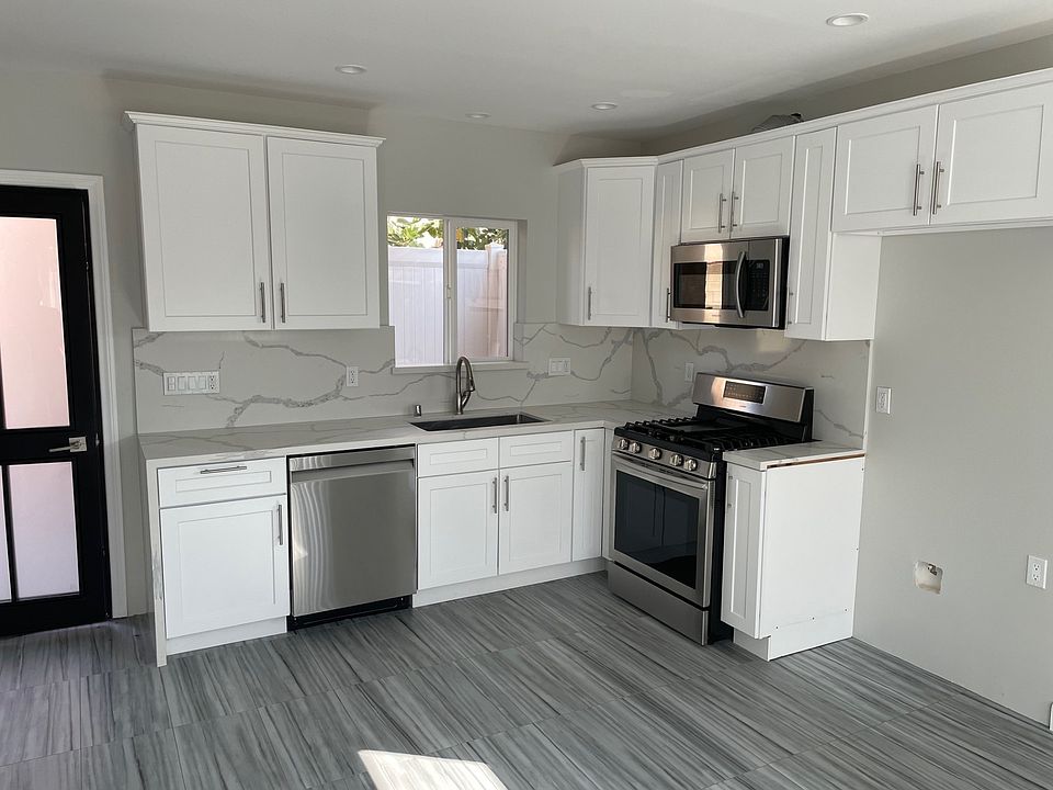 1st image of 11019 Whitegate Ave