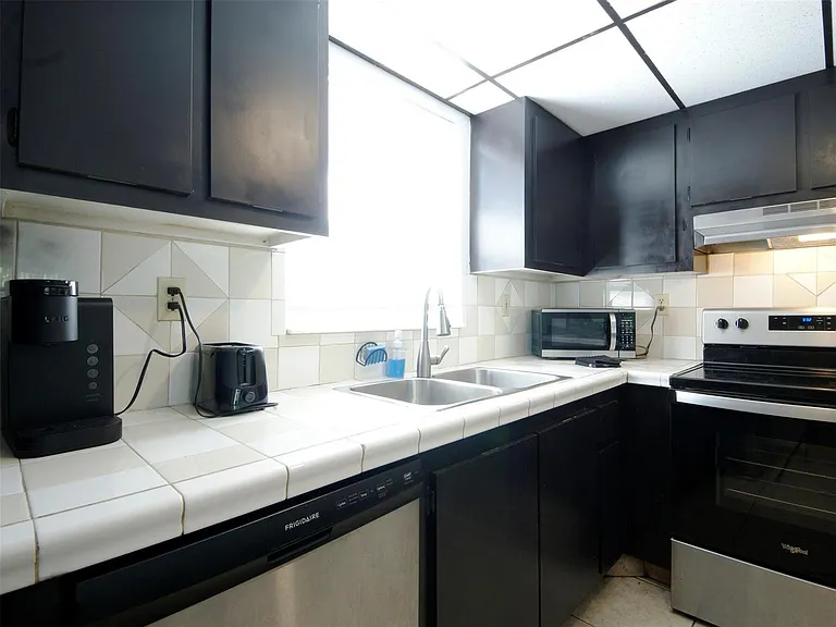 1920 N Congress Ave #105 — Photo 5