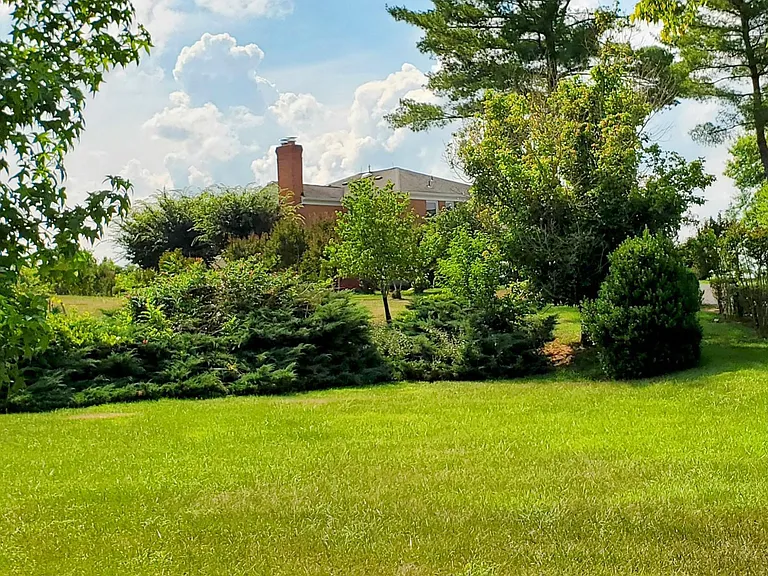 15215 Edwards Ferry Rd — Photo 3