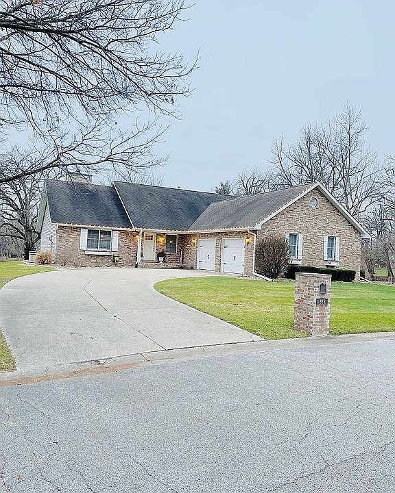 1st image of 525 Vanderbilt Dr