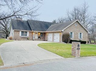 525 Vanderbilt Dr, Sherman, IL 62684