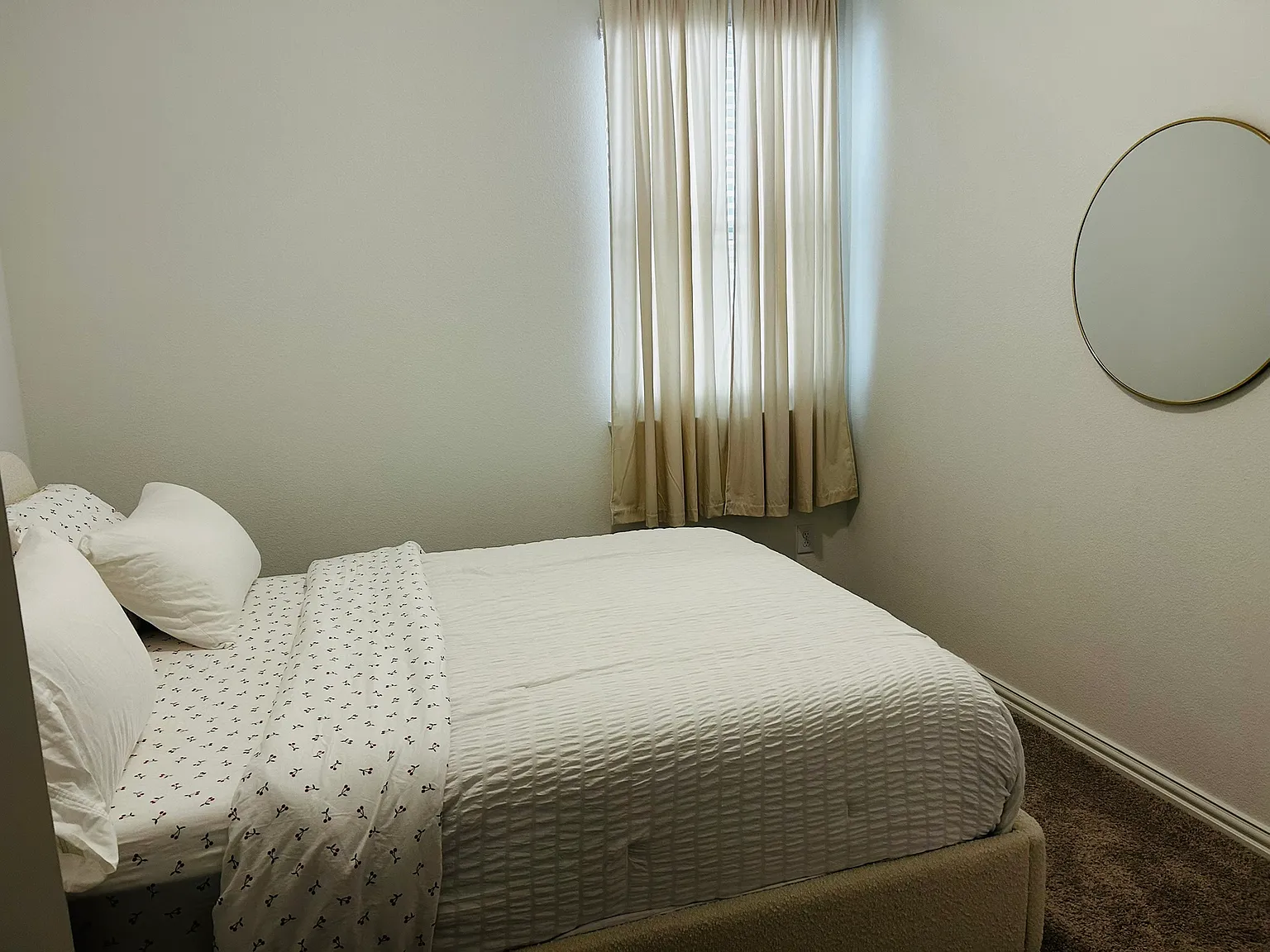4 bed, 1980 sqft, $3,250 — Photo 2