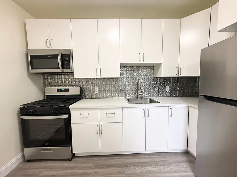 323 McKinley St #1 — Photo 13