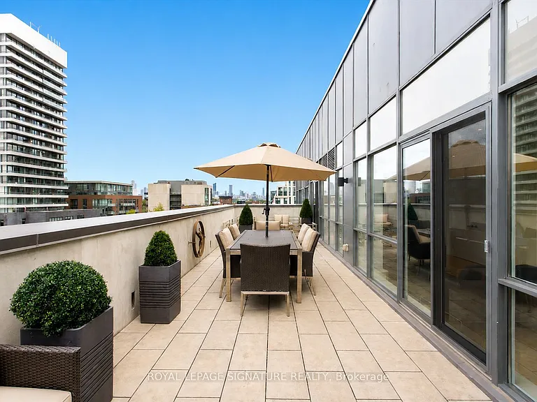 1205 Queen St W #Penthouse 704 — Photo 35