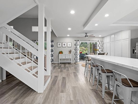 4th image of 23909 Green Haven Ln