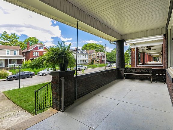 5th image of 1856 Oak St
