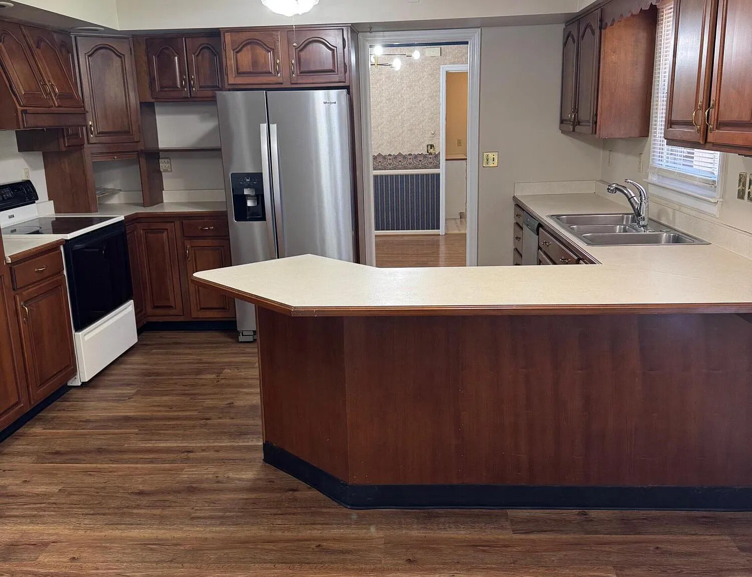 3 bed, 1.5 bath, 1844 sqft, $1,800 — Photo 4