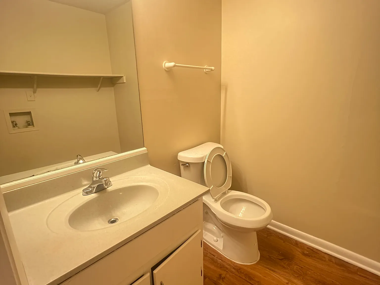 Pending Application! Snellville 2br/1.5b Town Home — Photo 4