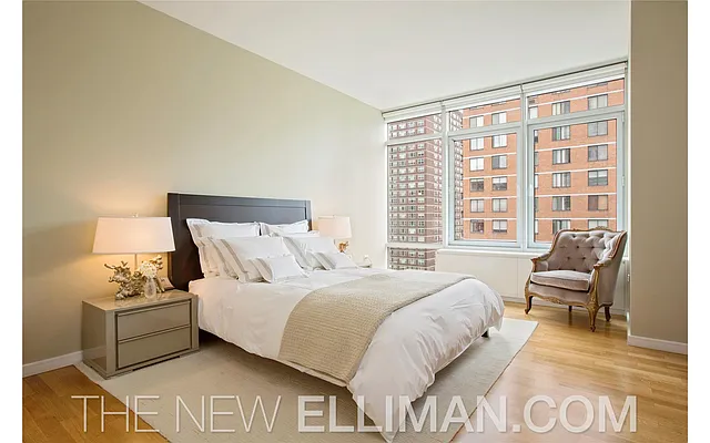 Sold by Douglas Elliman | media 15