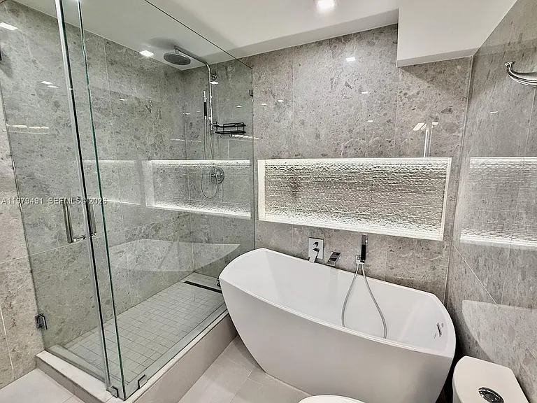 900 Bay Dr #524 — Photo 30